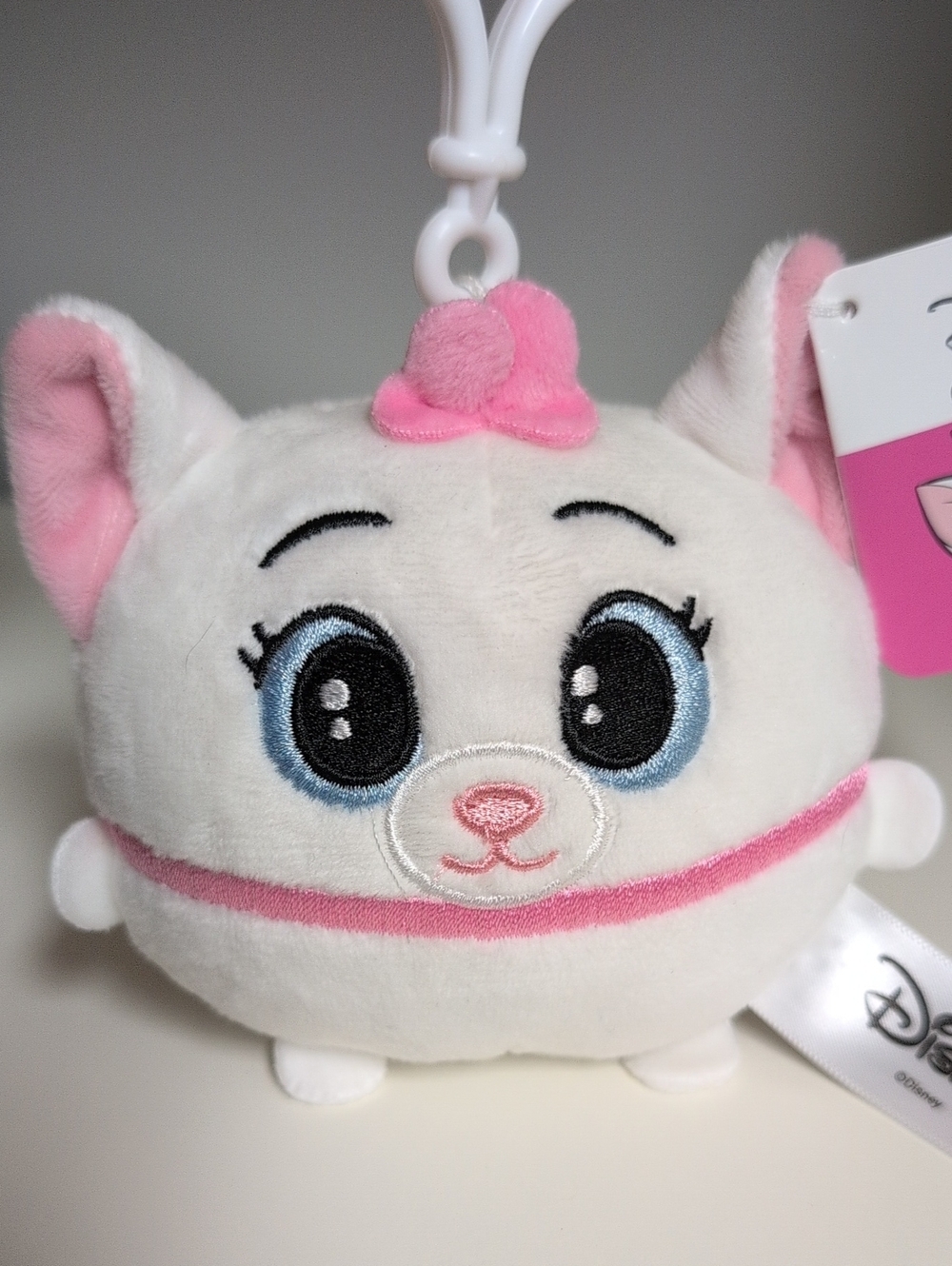 💜2/$20💜 Disney Aristocrats Plus Ball Keychain BNWT Collectible Bag Charm - Picture 3 of 6
